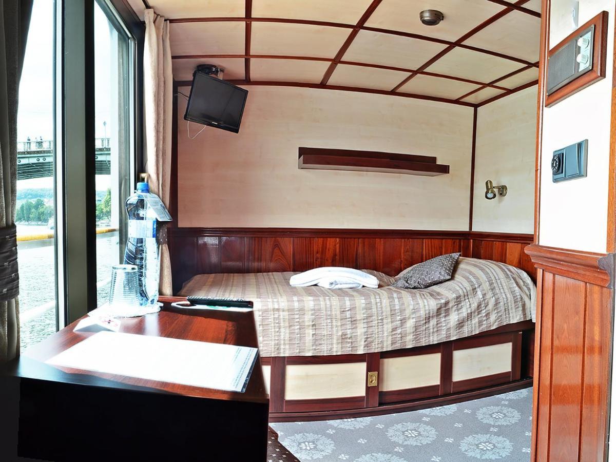Florentina Boat Litomerice Exterior photo